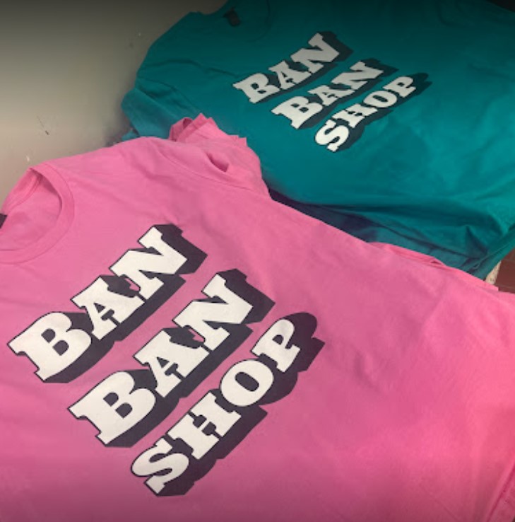 Custom t-shirts, clothing, uniforms, bags and promotional products that make you smile.
