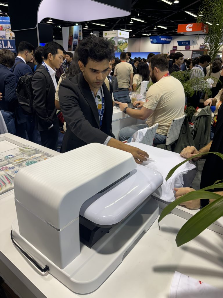 How to Stand Out and Maximize Engagement at Your Event Booth